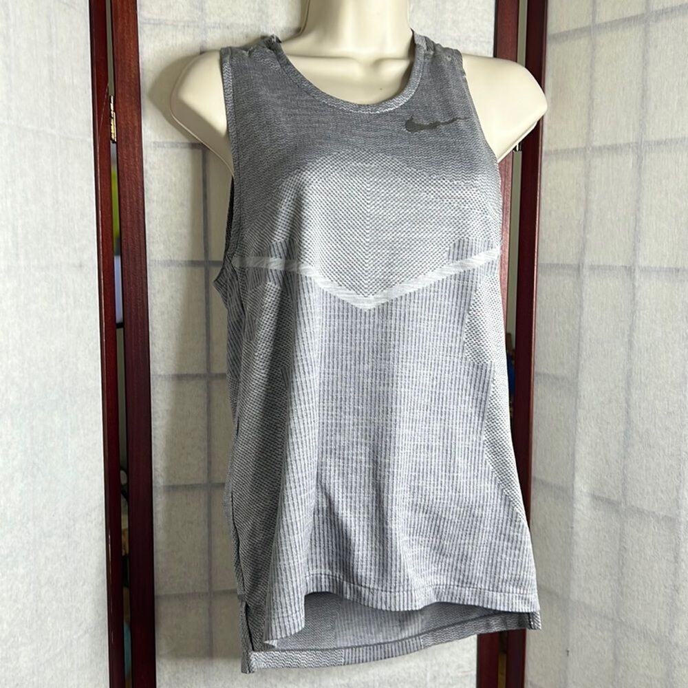 NIKE DRI-FIT RUNNING ATHLETIC TOP SIZE S